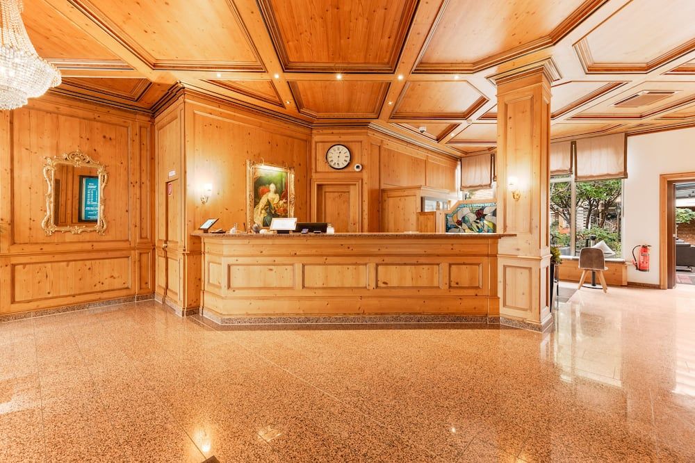 King's Hotel Center Superior - מינכן - דלפק קבלה