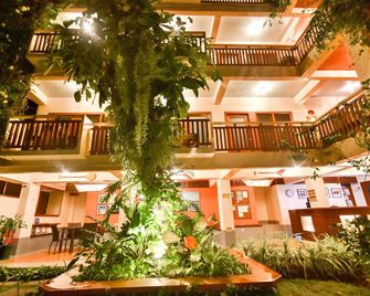 Agos Boracay Rooms + Beds - Boracay - Building