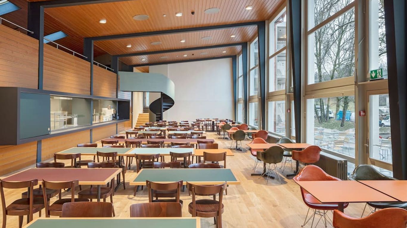 بيت شباب بيرن يوث