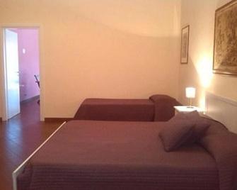Bed And Breakfast Simpson - Bari - Habitación
