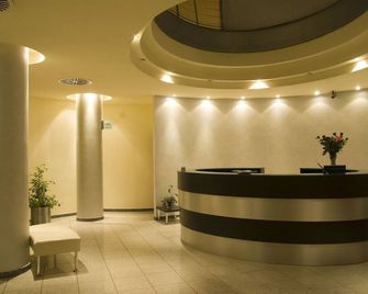 Hotel Le Ginestre - Roccacasale - Recepción