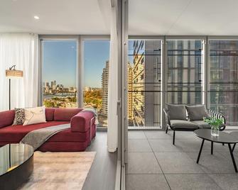 Sydney CBD modern apt with pool gym 10ppl - Sydney - Living room
