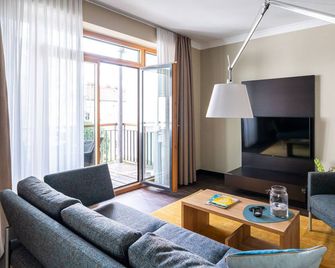 The Green Rostock Apartment Hotel - Rostock - Oturma odası