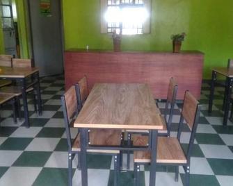 Green Court Hotel - Bondo - Restaurant