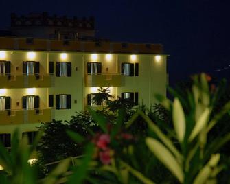 Hotel Solaria - Rodi Garganico - Rakennus