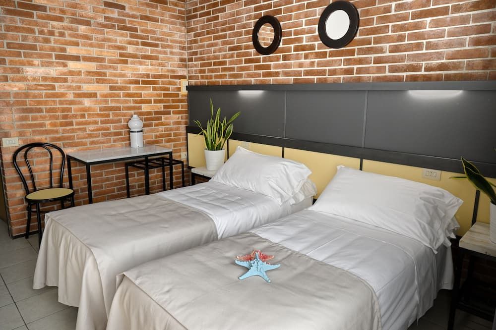 Hotel Marina - Marina di Massa - Habitación