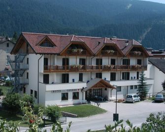 Hotel Canada - Andalo - Building