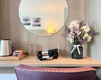 Fyne Rooms Bute - sleeps 2 guests in 1 bedroom - Tighnabruaich
