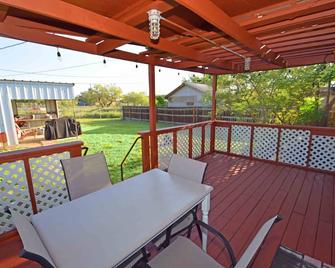 Home Sweet Home - Peace, Love, & Enjoy - Kingsville - Balcony