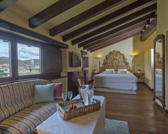 Hotel Cal Sastre - Santa Pau - Slaapkamer