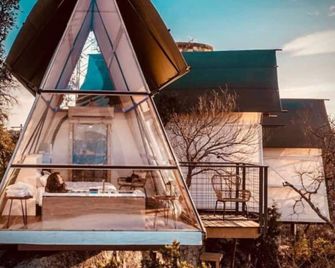 The Retreat on the Hill - Cottonwood Shores