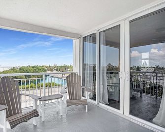 Florida - Spacious Updated Waterfront Condo 2x2 Pool Dock - Key West - Balkon