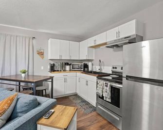Tranquil Retreat: Cozy 2Bed, 1Bath Oasis in Fallon - ファロン - キッチン