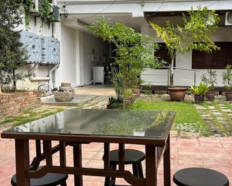 Mclane Boutique Hotel - Джорджтаун - Патіо