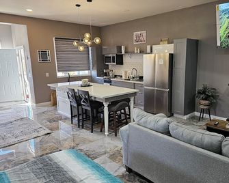 Stunning New House by Death Valley, Amazing Views! - Amargosa Valley
