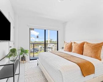 Charming 4-bedroom townhome in fabulous Homestead with rooftop terrace - Princeton - Bedroom