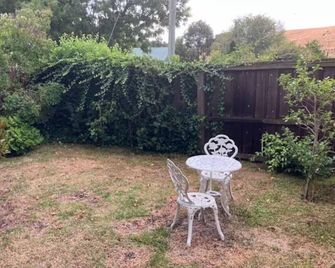 Library Cottage - Hamilton - Patio