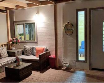 Sun Tiny House A Pahrump - Pahrump - Living room