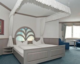 Hotel Drei Schwanen - Ristorante Due Fratelli - Hohenstein-Ernstthal