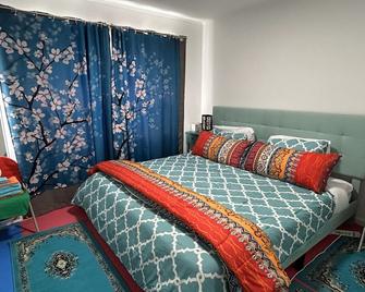 Lovely Mango House near SFO and Paradise Valley - South San Francisco - Bedroom