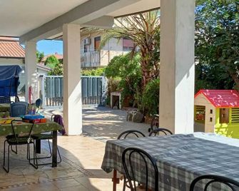 L'isola del relax - Agnone Bagni - Patio