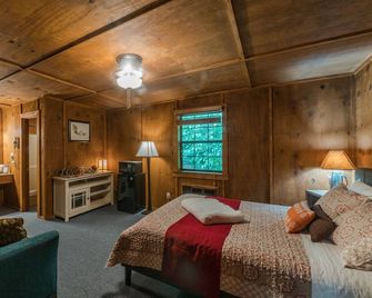 The Sugar Creek Retreat - Garfield