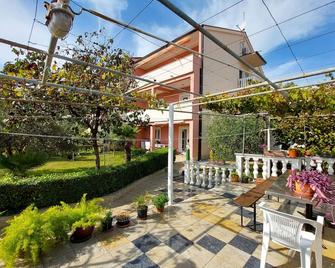Apartments and Room Ivanka Petar - Krk - Patio