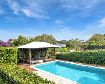 Poolside Escape - Close To Beach & Golf Course - Wamberal - Pool
