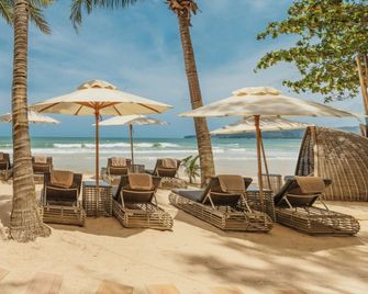 Twinpalms Phuket Hotel (SHA Plus+) - Choeng Thale - Plaj