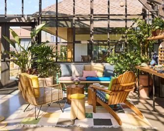 Treehouse Hotel Silicon Valley - Sunnyvale - Patio