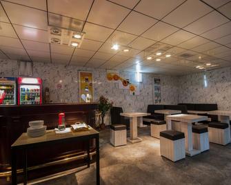 London Palace - טביליסי - מסעדה