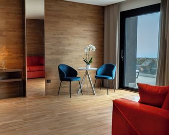 Nicolosi/Mon Luxury Rooms - Spa - Nicolosi - Obývací pokoj