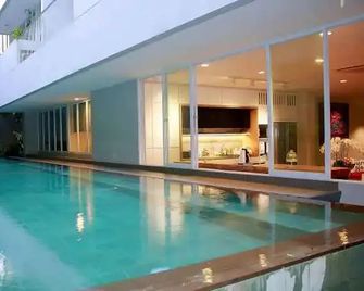 The Loji Patra Kuningan - Jakarta - Pool