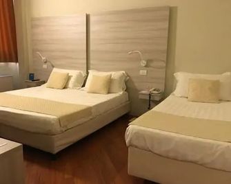 Albergo Anelli - Lodi - Camera da letto