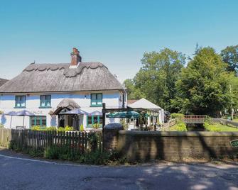 The Happy Hut, Romantic, Character Holiday Cottage In Christchurch - Christchurch - Budynek
