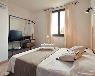 Tenute Delogu - Santa Maria la Palma - Bedroom