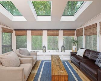 Lakeview|! Hottub| Game Room| Community Pool! - Pocono Summit - Sala de estar