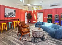 The Commons - Urban Coastal Lodging - Seaside - Lounge