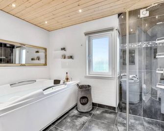 3 Bedroom Amazing Home In Hvide Sande - Hvide Sande