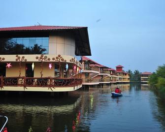 Kalathil Lake Resort - Vaikom - Edificio