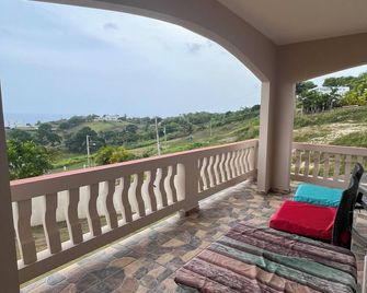 Ocean View House Quebradillas & Rooftop - Quebradillas - Balkon