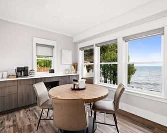 The Gales on Lake Superior I Stunning Lakeshore & Views I by Relax Open Air - Duluth - Comedor