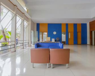 Hotel Senen Indah Syariah - Giacarta - Ingresso