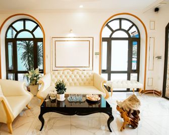 Hà Anh hotel - Туй Гоа - Рецепція