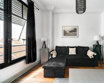 Residence Le Paris - 57b Rue de Paris - Vichy - Vichy - Living room