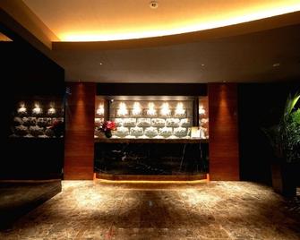 Center Hotel Tokyo - Tokyo - Front desk
