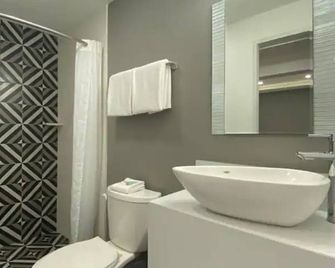 Casa moderna equipada como hotel Habitación 2 F - Monterrey - Badkamer