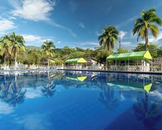 Hotel Las Palmeras - Villeta - Pool