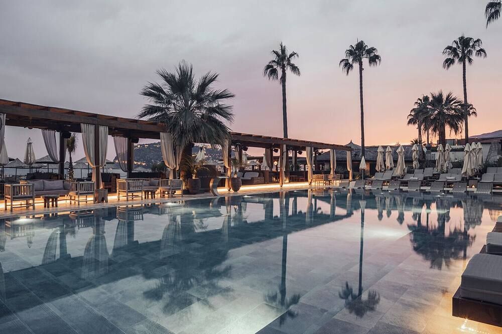 Day One Beach Resort & Spa - Adult Only - אלניה - בריכה