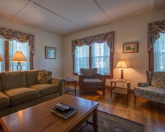 Douglaston Salmon Run - Salmon Run Lodge - Pulaski - Obývací pokoj